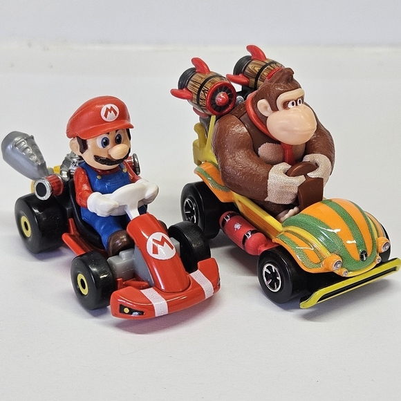 Hot Wheels Diecast Mario Kart Donkey Kong & Mario Car Set Mattel - Picture 1 of 5